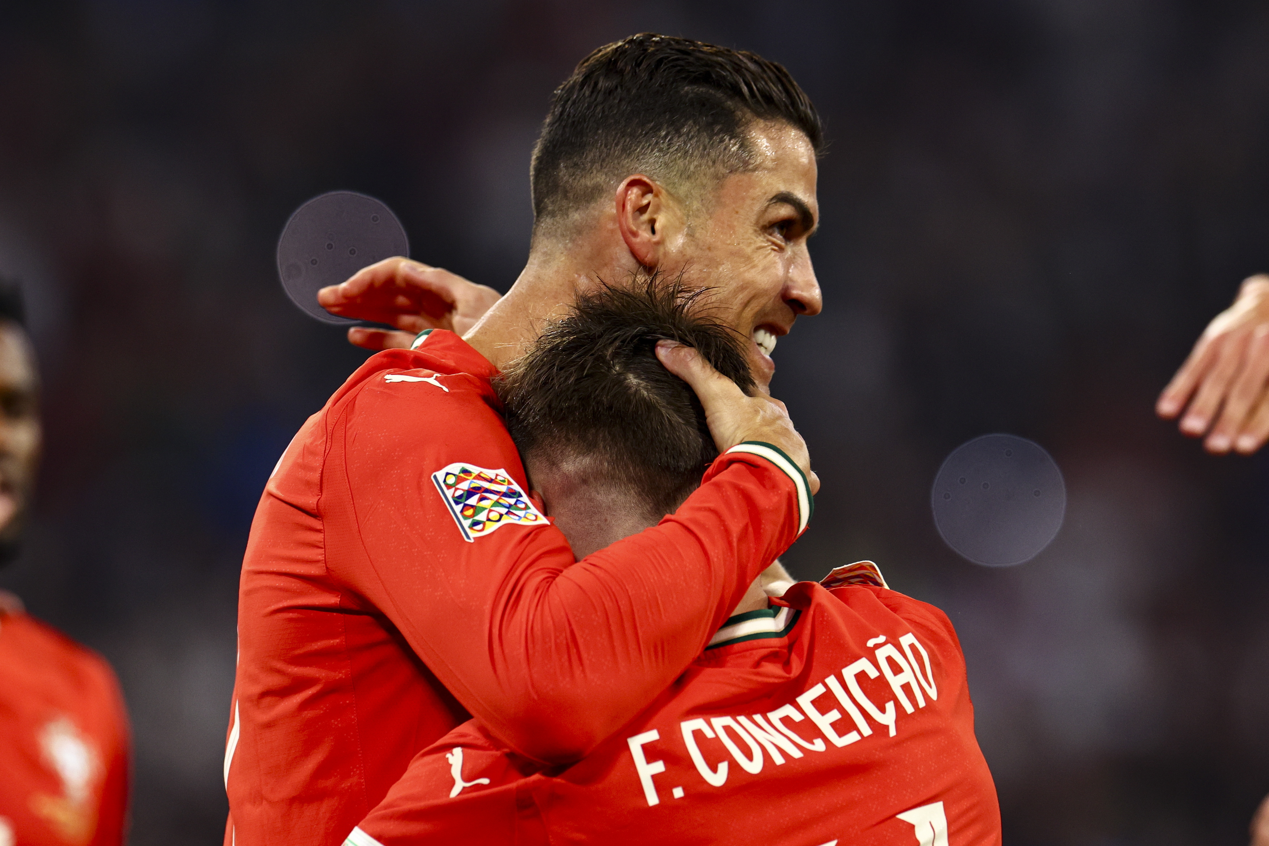 欧国联超级对决：球队奋力一搏