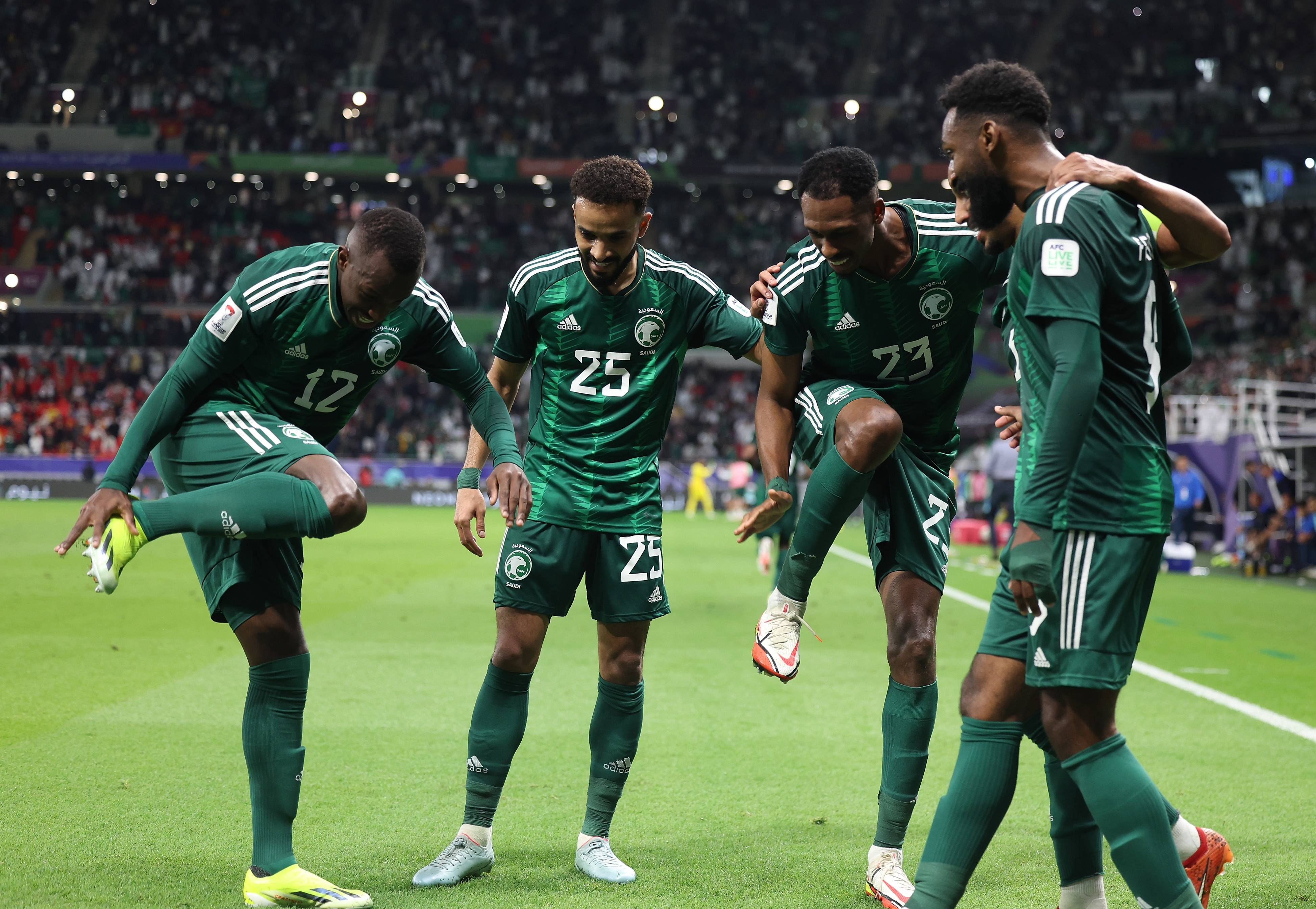 西亚球队大比分领先,晋级下一轮的简单介绍 西亚球队大比分领先,晋级下一轮的简单介绍