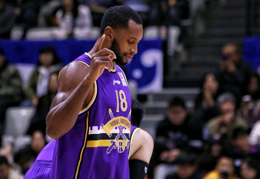 四川队逆转骑士,易建联惊艳四座 四川队逆转骑士,易建联惊艳四座