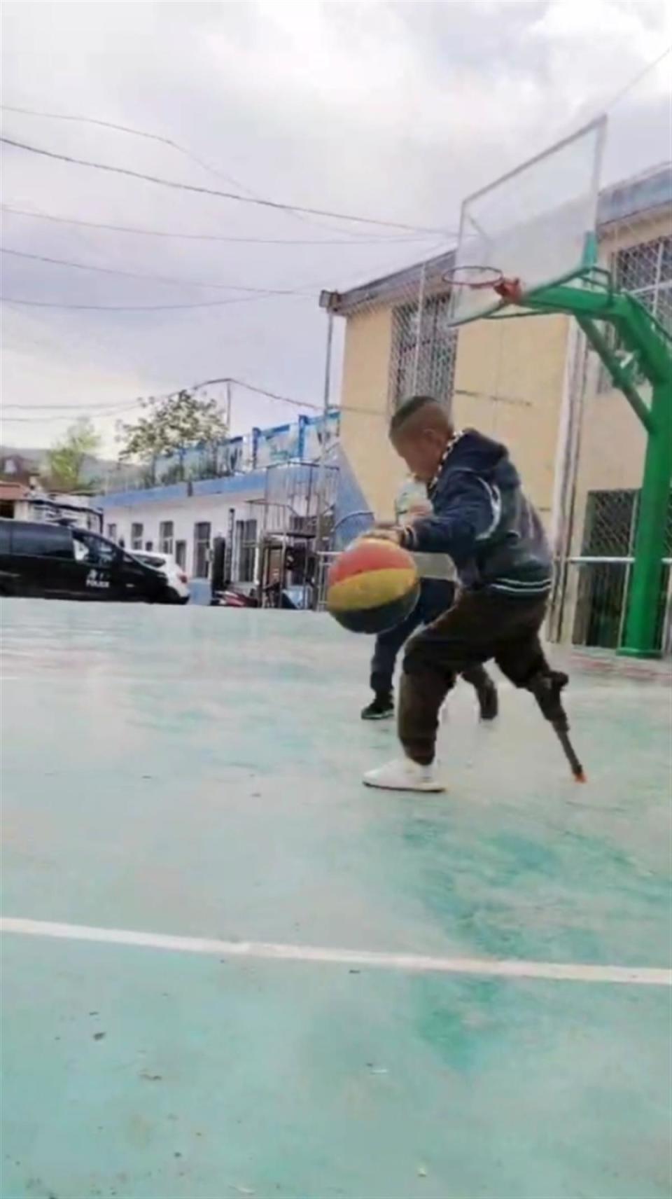 四川队逆转骑士,易建联惊艳四座 四川队逆转骑士,易建联惊艳四座