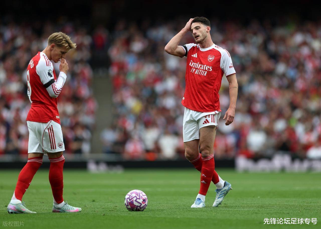 挪威队与英格兰队进行热身赛