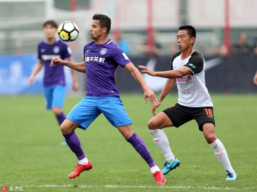 天津泰达在赛场上获胜，成功晋级下一轮