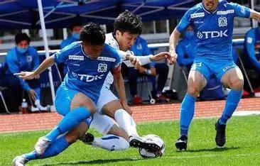 里昂客场两球不敌南特,连败波澜 里昂客场两球不敌南特,连败波澜