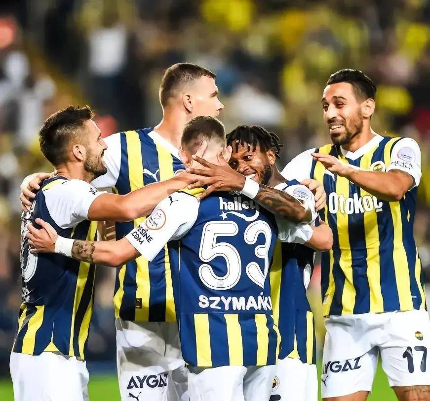 包含土超变数不断：加拉塔萨雷领跑积分榜的词条