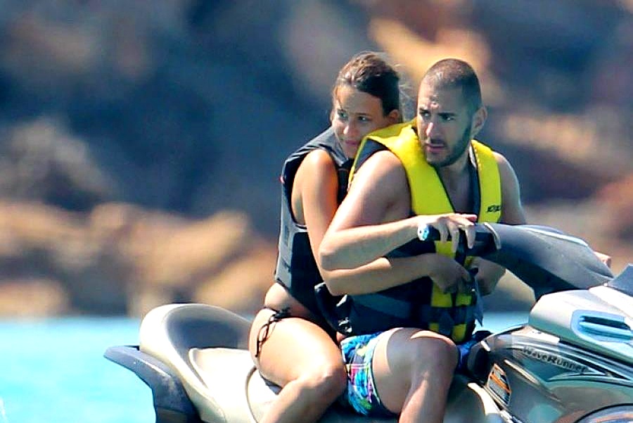 足球巨星私人生活曝光，引发媒体热议的简单介绍