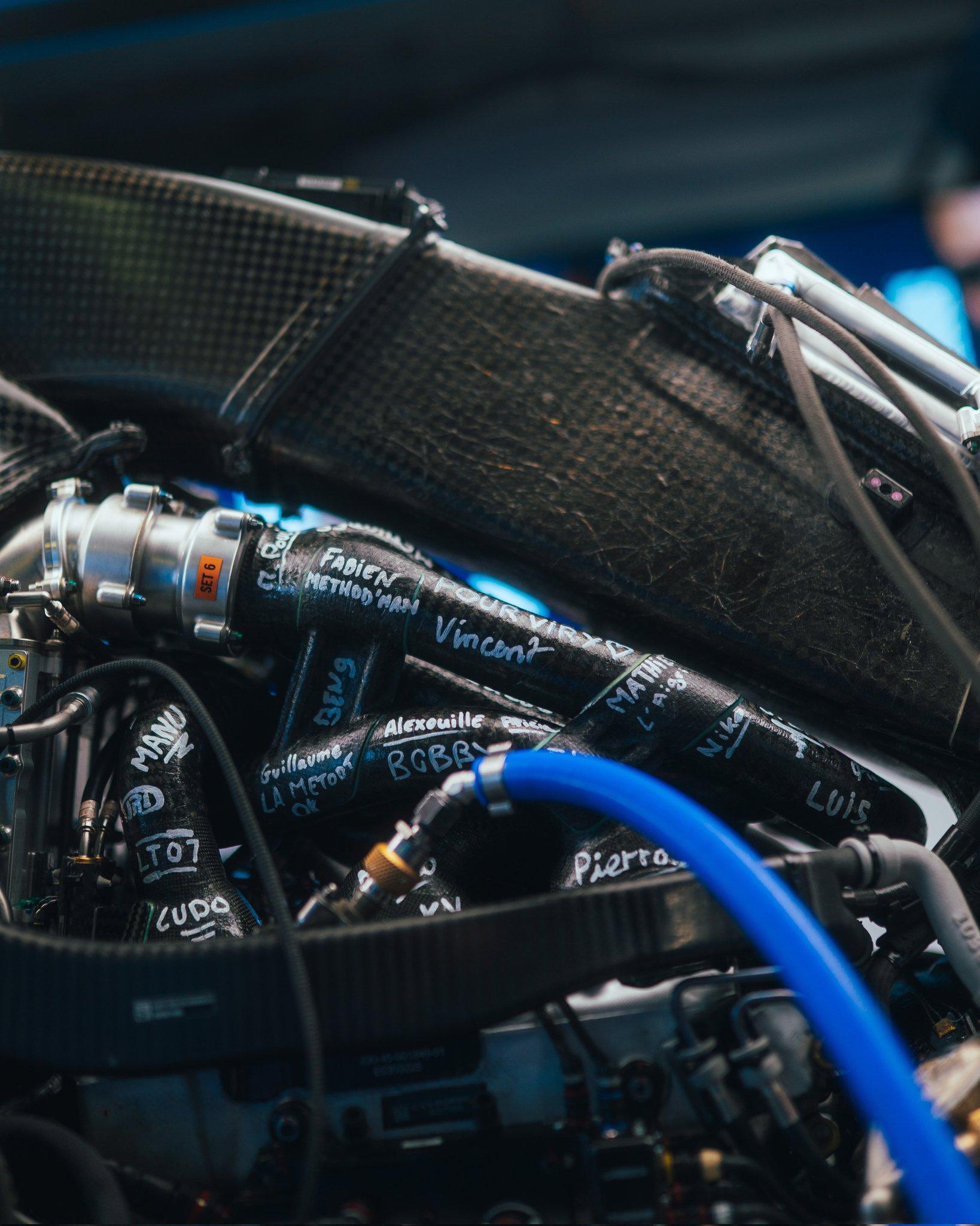 包含雷诺车队碾压索伯车队，维斯塔潘刷新纪录的词条