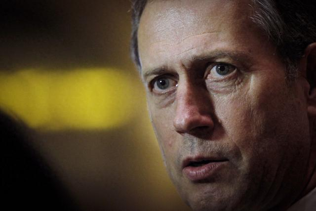 里昂队主教练因争议事件被禁赛