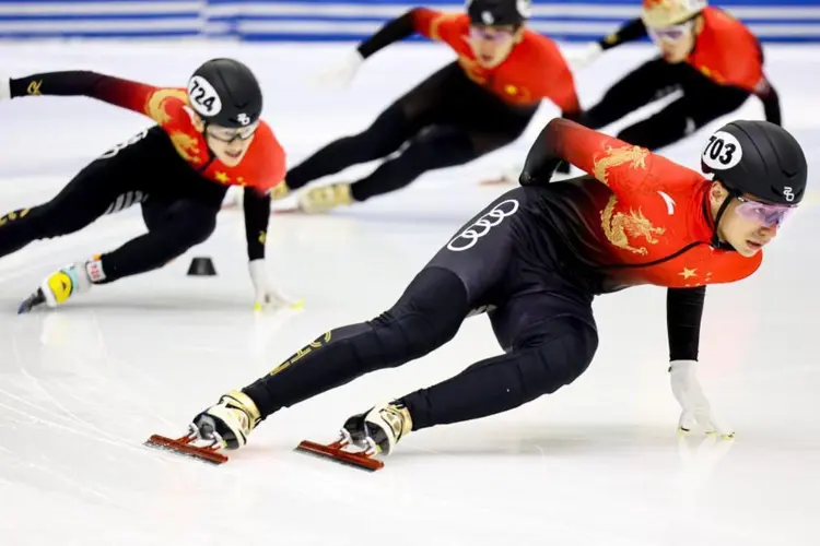 短道速滑女队高歌猛进，再添一金的简单介绍