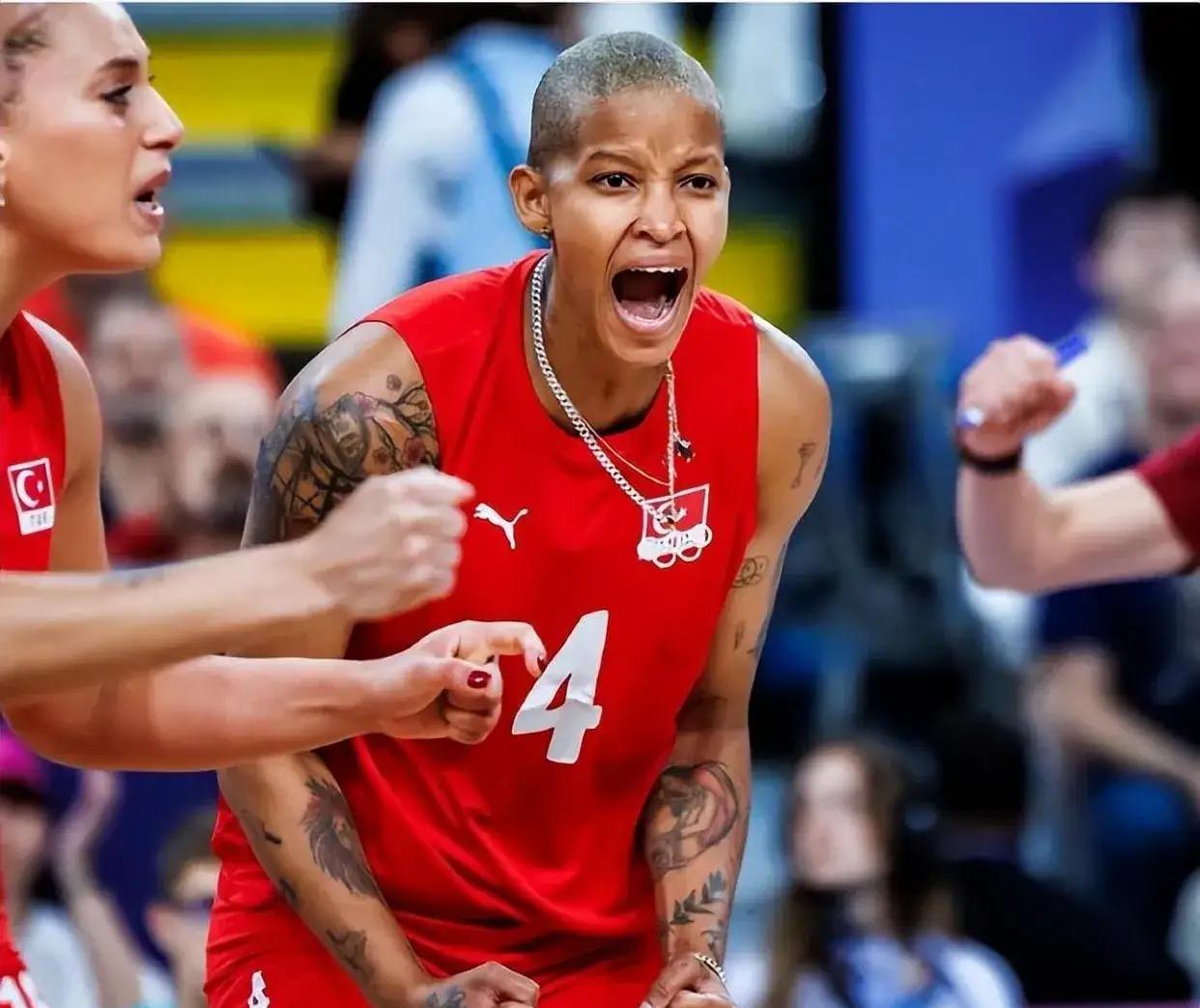 包含巴黎逆转土耳其，若日尼奥状态火热的词条