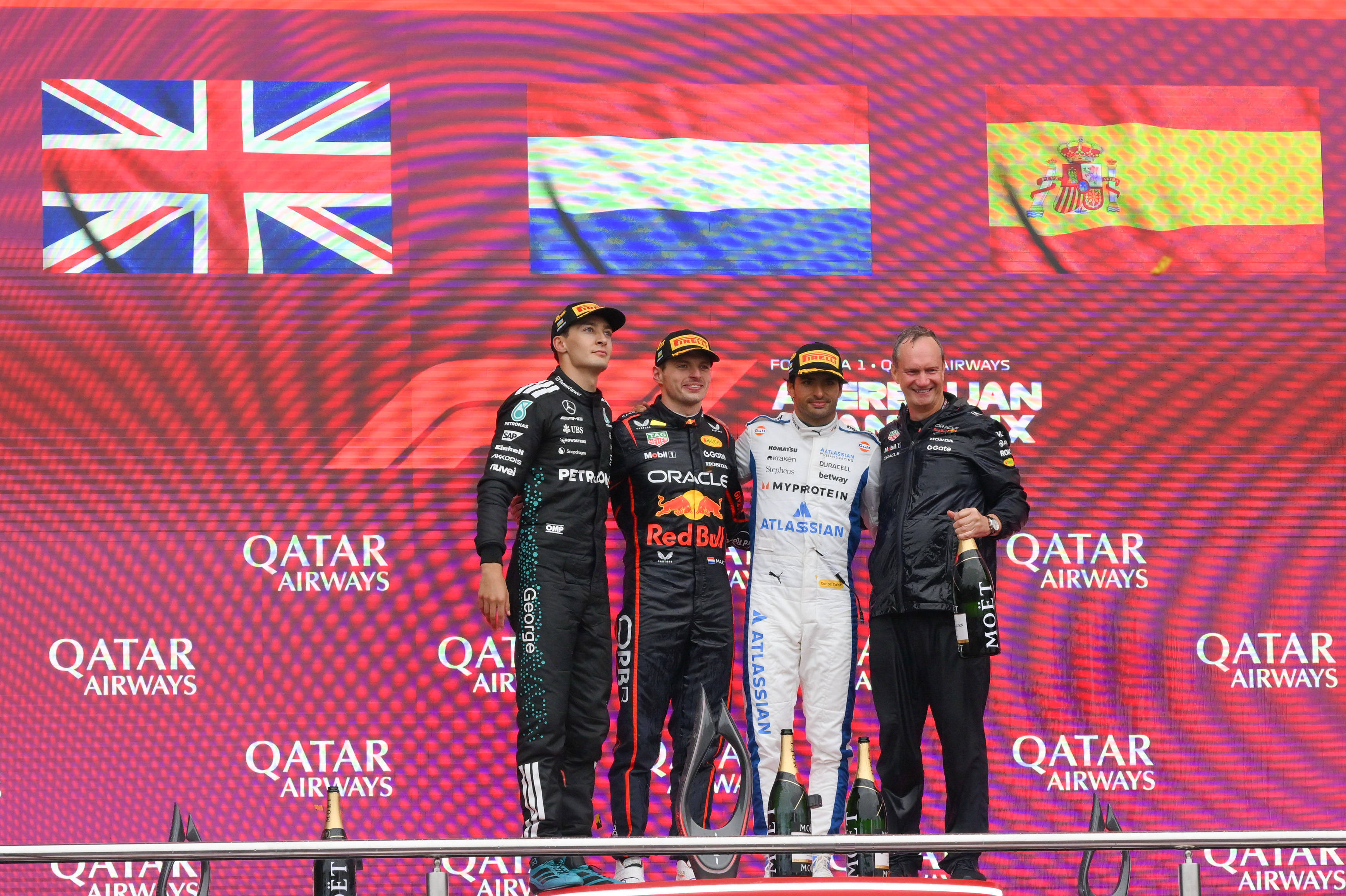 雷诺车队鏖战红牛车队，塞恩斯惊艳四座的简单介绍