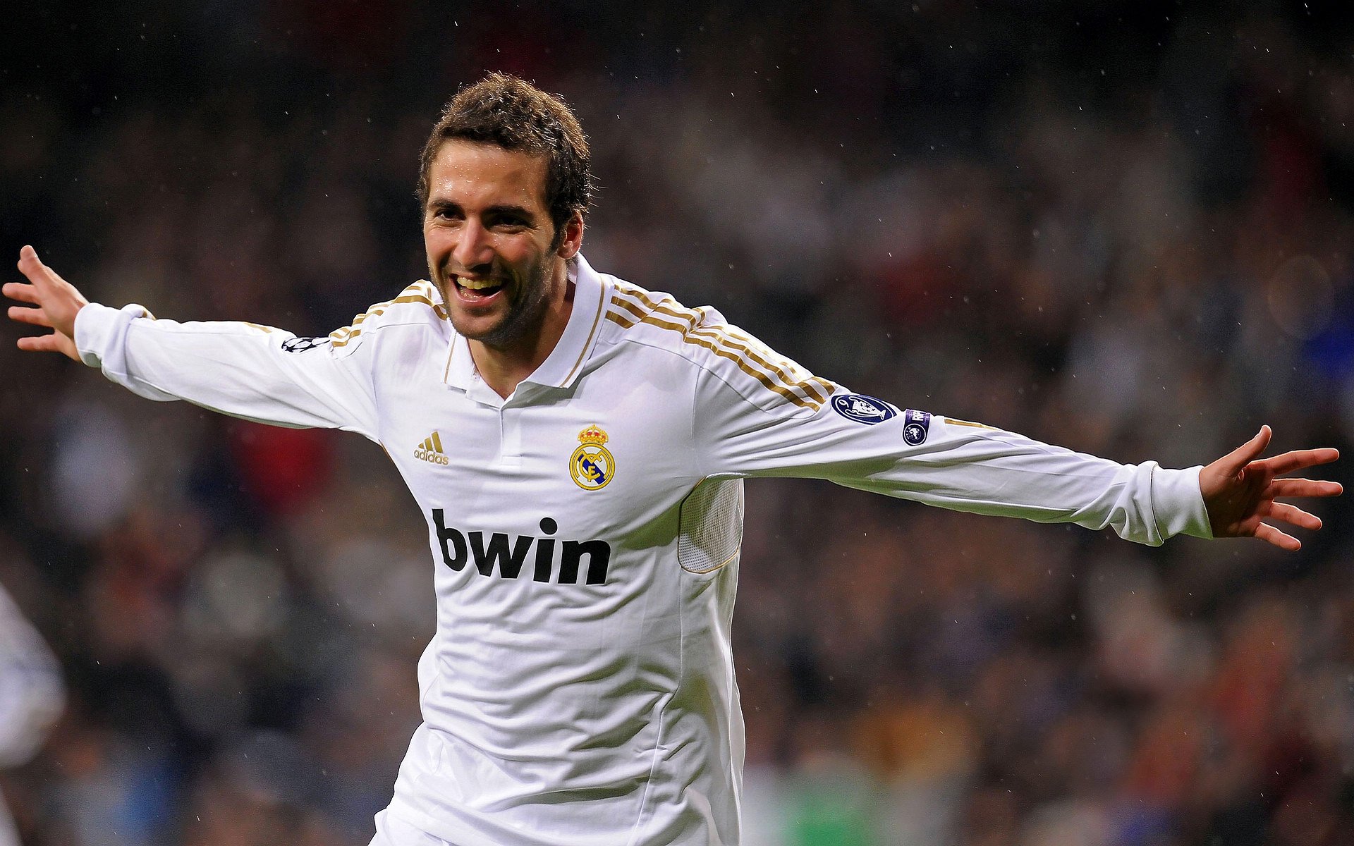 欧冠淘汰赛之夜,佩德里连续得分拉开差距