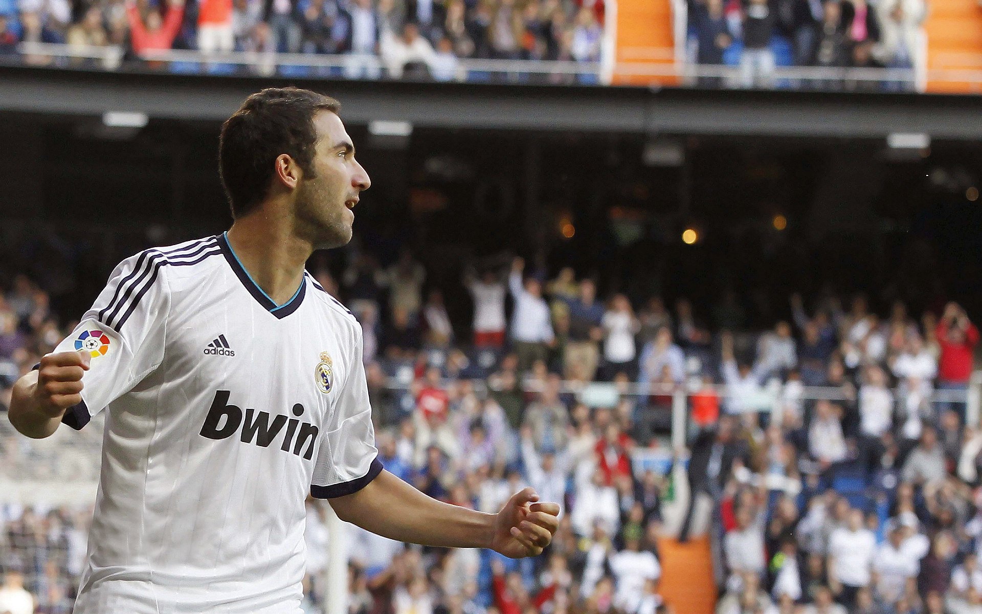 北欧寒夜里的王者加时，皇马逆境绽放，劳塔罗诠释无人可挡的进攻美学